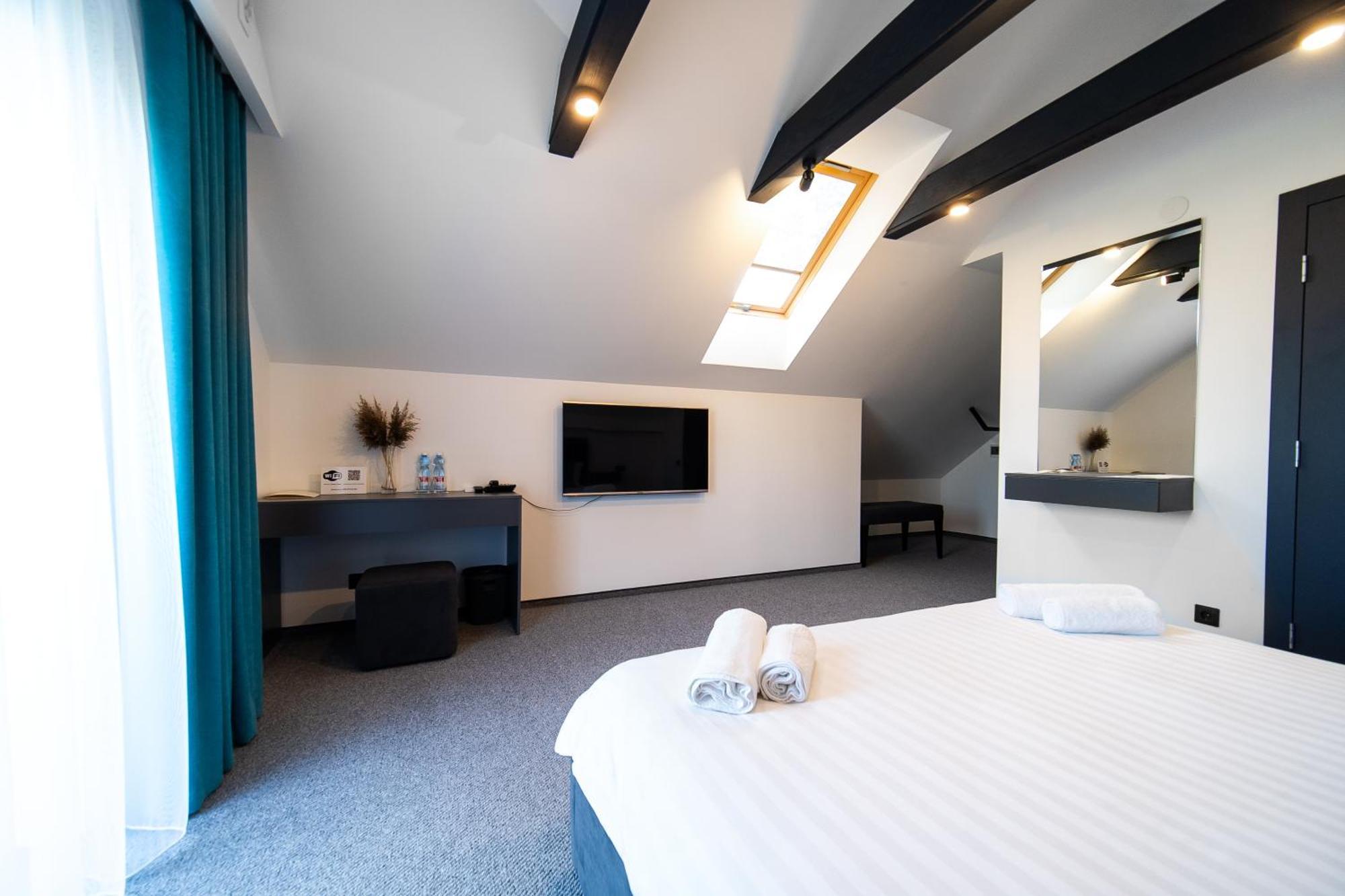 Royal Wood Hotel Rokytne  Extérieur photo